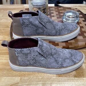 Women’s snake print Toms Slip-On Shoes